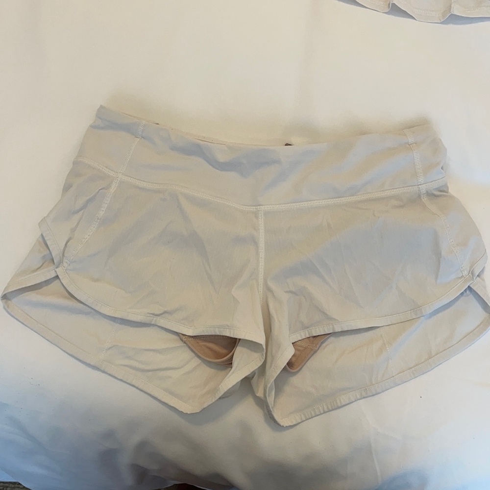 Lulu lemon 2.5 Inseam shorts